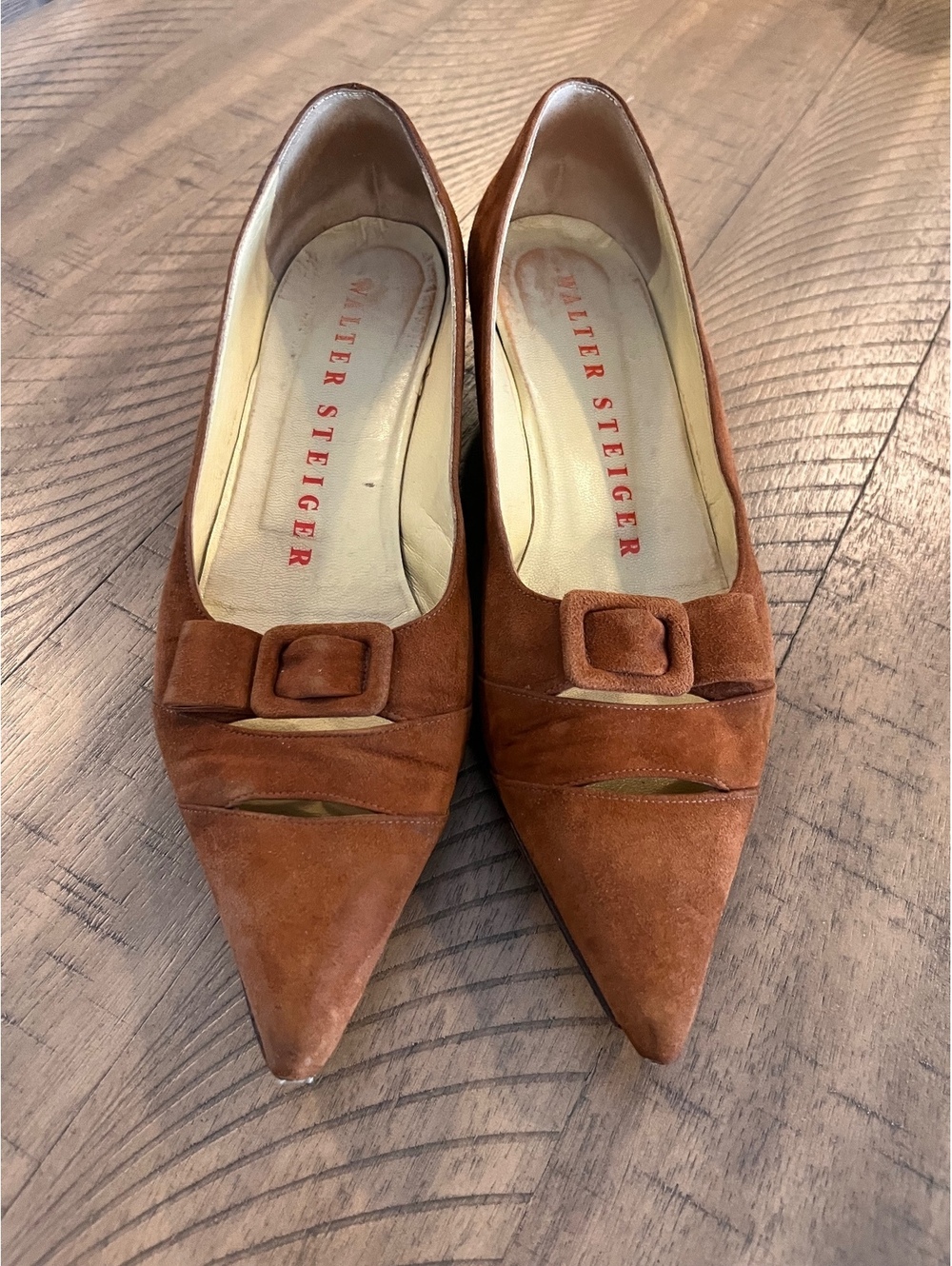 Vintage Walter Steiger Tan Suede Pointed Toe Buckle Pumps Size 7.5 Made in Italy - Picture 2 of 13